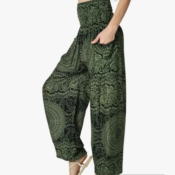 Women's Wide Leg Boho Pants - Black and Green Patterned - Picture 5 of 7